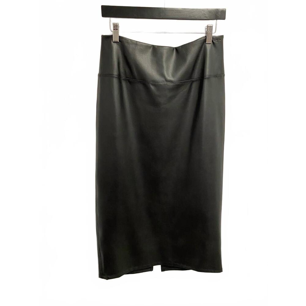 NEW ELECTRIC & ROSE women's pull on vegan leather skirt in black